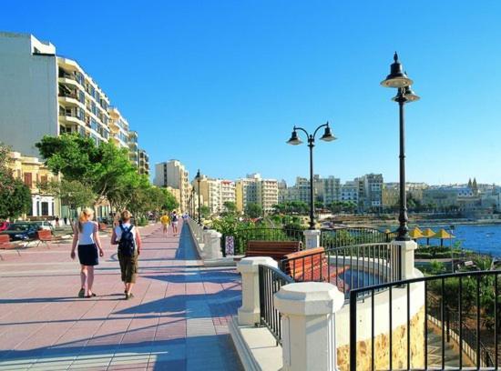סליאמה Luxe Apartment With Valletta And Harbour Views מראה חיצוני תמונה
